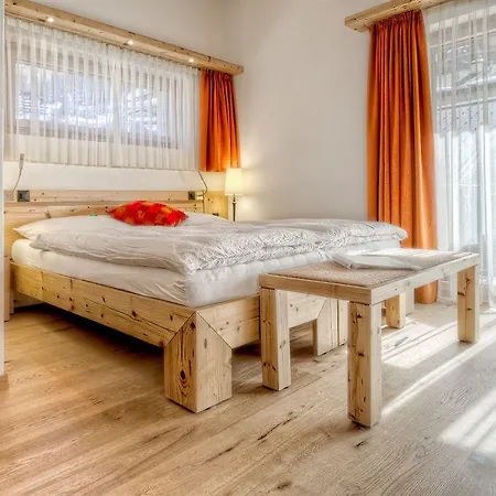 Szálloda The Phoenix Fitness & Free Access At Alpen 3*