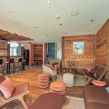 Szálloda The Phoenix Fitness & Free Access At Alpen 3*