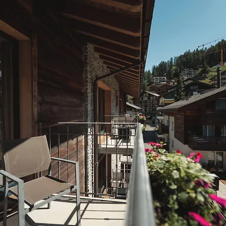 The Phoenix Fitness & Free Access At Alpen Szálloda Zermatt