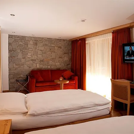 The Phoenix Fitness & Free Access At Alpen 3*